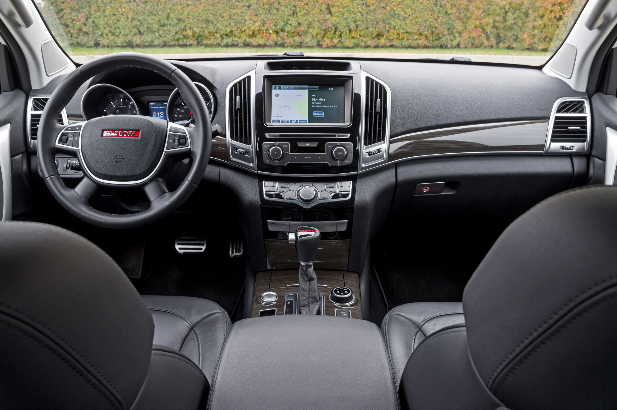 /img/cars/1637051187-interior_haval_H9_4.jpg